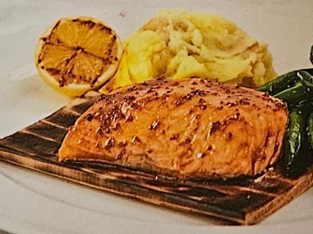 Hard Rock Cafe - Honolulu_Cedar Plank Salmon_menu_image