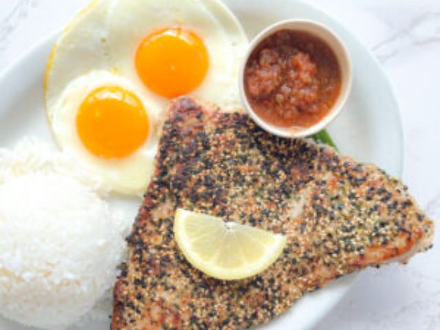 Eggs 'n Things - Waikiki Beach Eggspress_Fresh Island Ahi and Eggs_menu_image