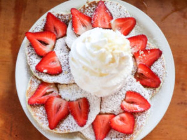 Eggs 'n Things - Waikiki Beach Eggspress_Fresh Strawberry Whipped Cream_menu_image