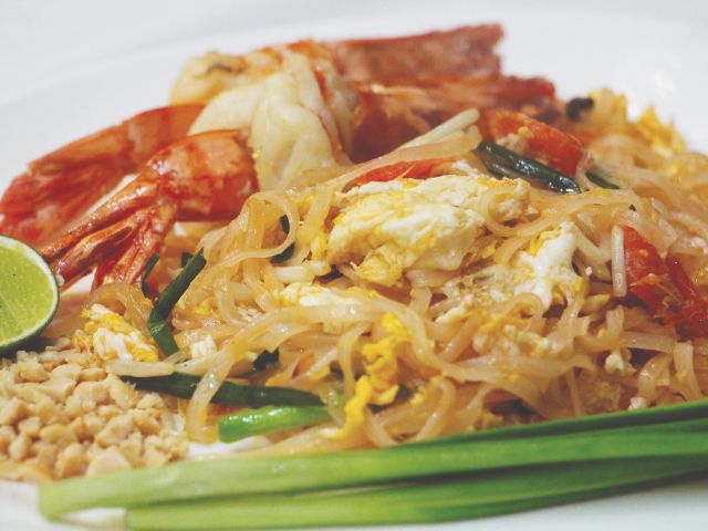 Kuang Seafood Huai Khwang_Pat Thai With Tiger Prawns_menu_image