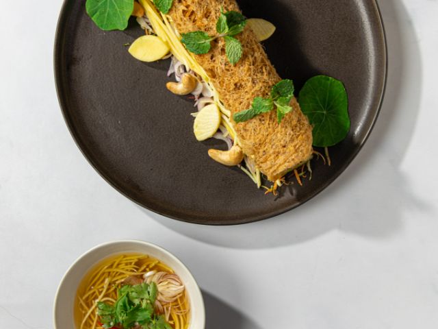 ANH TUKK Modern Thai Cuisine_Green mango salad, catfish floss, 'Nam Pla' dressing_menu_image