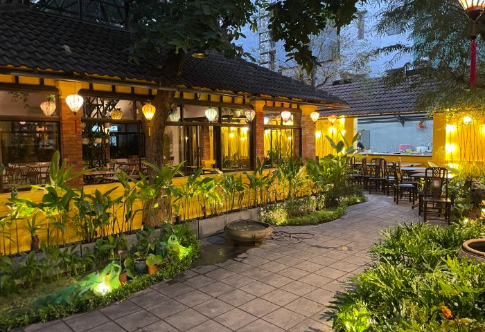 Xóm Mới Garden_restaurant_food_image