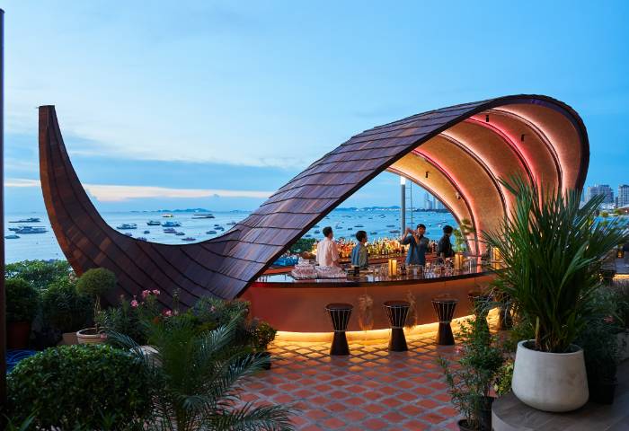 MOON WHALE SUNSET ROOFTOP BAR_restaurant_food_image